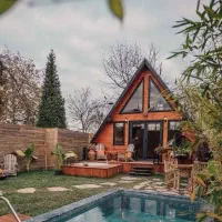 ساخت انواع کلبه های چوبی در محل با متریال درجه یک