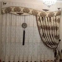 پرده پذیرایی با کتیبه و یک عدد پشت دری