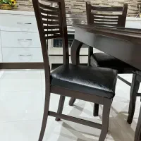 دو عدد صندلی