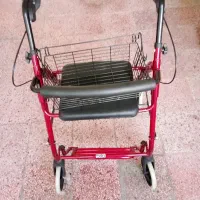 واکر چرخدار