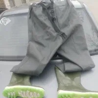 یک عدد لباس ماهیگیری