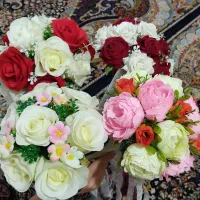 چند عدد دسته گل عروس (مصنوعی)