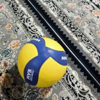 توپ والیبال
