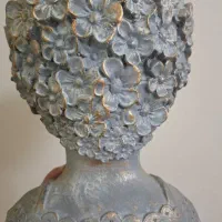 گلدان یا مجسمه زینتی