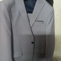 کت و شلوار مشکی و کت و شلوار روشن