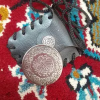 ۱ عدد سکه‌ی امام علی قدیمی همراه با یک گردنبند دعا|کلکسیون سکه، تمبر، اسکناس|اسلام‌‌آباد غرب, |دیوار
