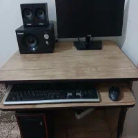 میزکامپیوتر و میزتلویزیون