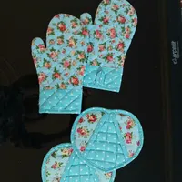 پیش بند و دست گیره آشپز خانه