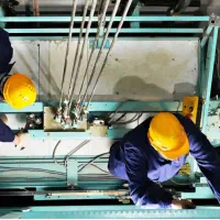 استخدام تعمیرکار آسانسور