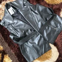 کت چرم|لباس|ایوان, |دیوار