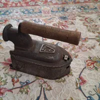 ۲ عدد اتو ذغالی عتیقه قدیمی آنتیک کلکسیونی بکر|کلکسیون اشیاء عتیقه|زنجان, |دیوار