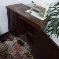 چرخ خیاطی گلدوزی همراه میز پدال برقی وپایی سینجر