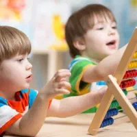 مربی ونگهداری کودک شما در منزل
