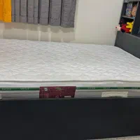 تخت خواب و تشک (جداگانه هم قابل فروش هست)