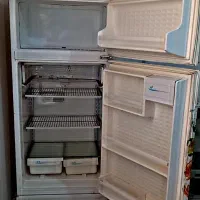 یک عدد یخچال ، میز تلویزیون و صندلی چرخدار|حراج|میانه, |دیوار