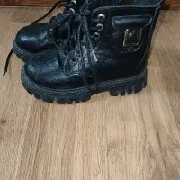 پوتین بچگانه و دمپایی