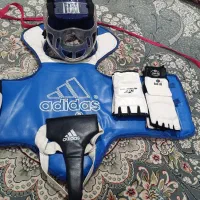 یک دست لباس تکواندو مبارزه