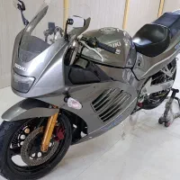 سوزوکی 400.