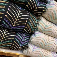 همکار ماهر در پارچه فروشی