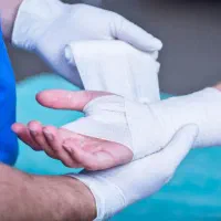 شکسته بند محمد سیار (درمان در منزل شما)( فقط سیار)