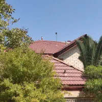 کارگر ساده کار در کارخانه همراه با خانه و نگهبانی