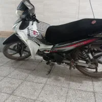 یه دستگاه موتور سیکلت بی کلاج سحر