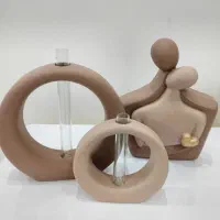 گلجای و مجسمه همدم