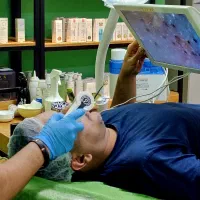 نیاز به حضور پزشک در مطب زیبایی کاشمر