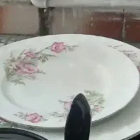 ظروف پذیرایی و موکت و وسایل چوبی