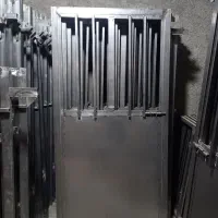 تولیدکننده انواع درب های سبک انباری،حیاطی و باغی