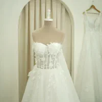خیاط حرفه ای مزون دوز عروس و مجلسی