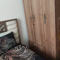 سرویس خواب کامل همراه با تشک تمیز همراه با کمد|تخت و سرویس خواب|شاهینشهر, شهرک میلاد|دیوار