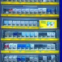 نیازمند نیروی کار در سوپر مارکت