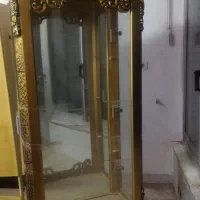 تخت دونفره و ویترین