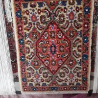 یک عدد فرش دست بافت نو