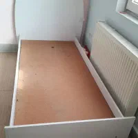 نوجوان تشک وتخت