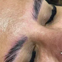 اکستنشن مژه و لیفت مژه و ابرو