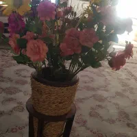 گلدان با گل دستساز و بسیار زیبا وفانتزی|گل مصنوعی|تهران, دریاچه شهدای خلیج فارس|دیوار
