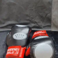 دست کش بوکس و کیسه بوکس