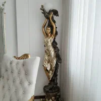 مجسمه چراغ دار