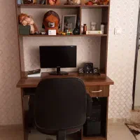 میز تحریر با کتابخانه و صندلی چرخدار کاملا نو|میز تحریر و کامپیوتر|گلستان (تهران), |دیوار