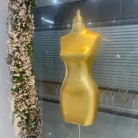 مانکن چهار عدد موجود