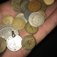 سکه قدیمی همش یکجا با یه حلقه نقره پنج گرمی