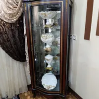 ویترین و وسایل پذیرایی