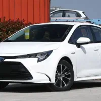 تویوتا لوین هیبرید سفید 2025