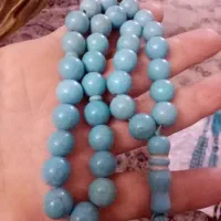 تسبیح فیروزه سنگی و چوبی و سجاده نماز