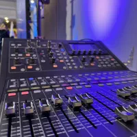 اکو ، صدابرداری و نورپردازی حرفه ای انواع مراسمات