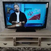 تلوزیون LGسالم با میز