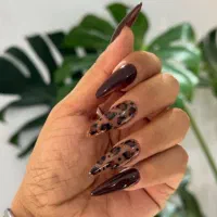 خدمات ناخن با تخفیفات ویژه کاشت ژلیش لمینیت ژلیکس