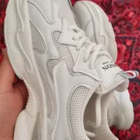 حراج کتونی و نیم بوت به علت تغییر کاربری|کیف، کفش، کمربند|تهران, شهرک شهید باقری|دیوار